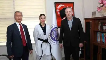 Kübranur Sarıtaç, Erzurum'da Üniversitelerarası Taekwondo Şampiyonasında Parladı