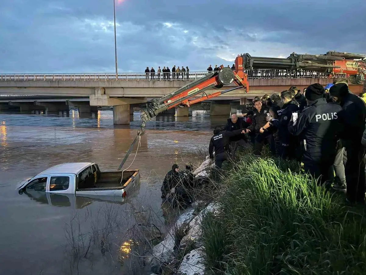 Bursa’nın Karacabey İlçesinde Dereye Kapılan Araçta Sürücü Hayatını Kaybetti