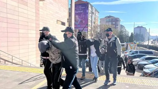 Eskişehir'de Geniş Ölçekte Uyuşturucu Operasyonu: 14 Şahıs Tutuklandı