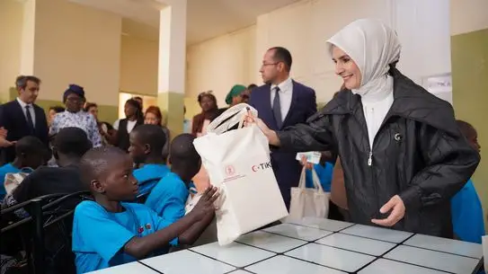 Bakan Göktaş, Senegal'de Türkiye Destekli Sosyal Hizmet Merkezlerini İnceledi