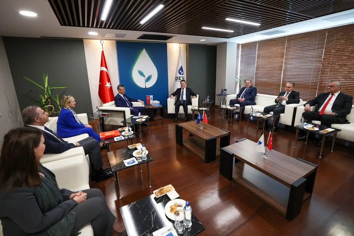 Özel ve Babacan'dan Erken Seçim Talebi: CHP Lideri Açıklıyor