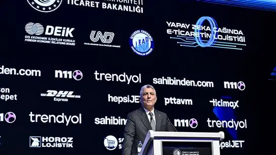 Ticaret Bakanı Bolat, Yapay Zeka Çağında E‑Ticaret Lojistiği Zirvesi’nde Geleceği Anlattı