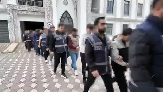 Kocaeli'de Kripto Dolandırıcılığı Operasyonu: 24 Şüpheli Yakalandı, 7 Milyon Lira Geri Alındı