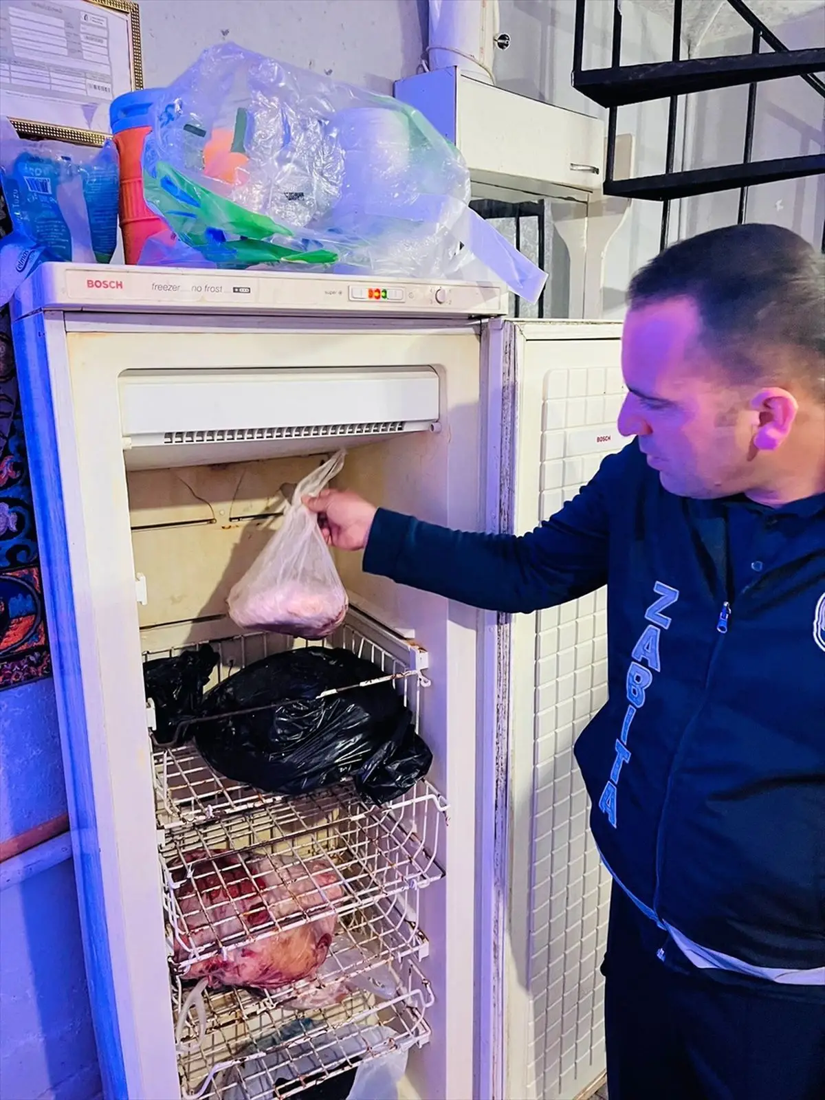 Antalya’da Bozuk Et Satışı Ortaya Çıktı: Kasap Mühürlendi ve Etler İmha Edildi