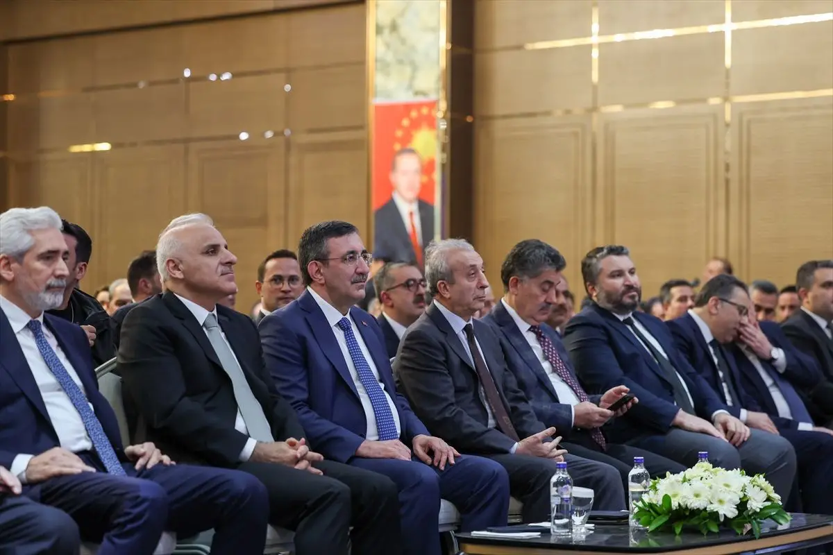 Yılmaz Diyarbakır'da konuşma