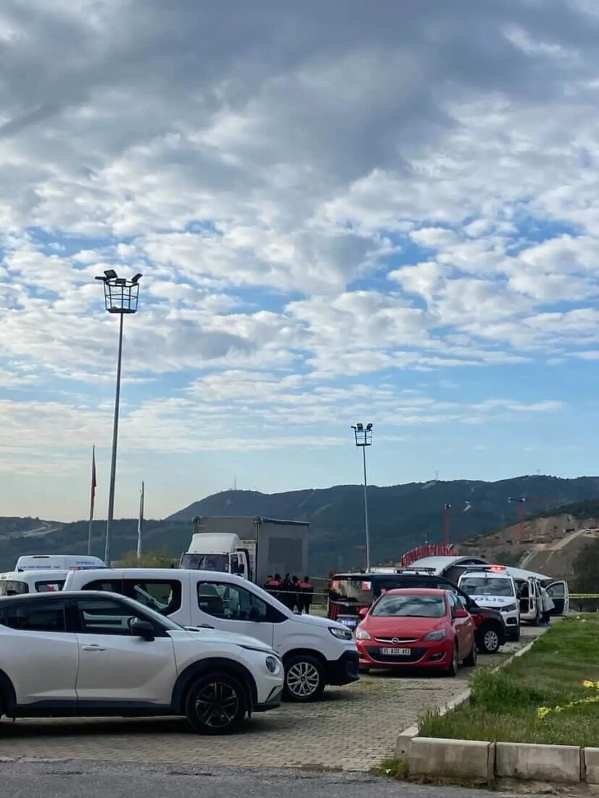 Karabağlar’da silahlı saldırı sonrası olay yeri