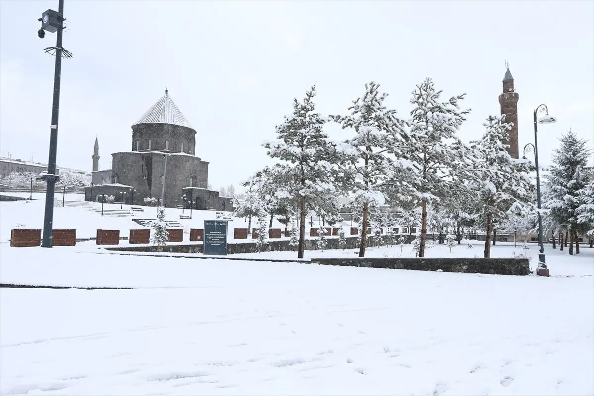 Kars ve Ardahan’da kar yağışı