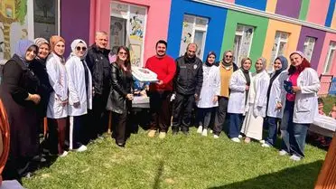 Suluova’da Anaokulu Öğrencileri, Polis Haftası’nda Şaşırtıcı Bir Sürprizle Polislere Destek Oldu