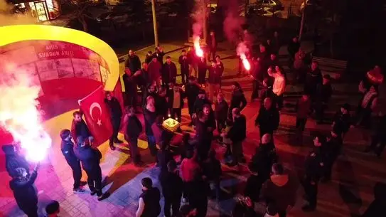 İnegöl Mahallesinde Polis Haftası’na Neşeli Sürpriz Kutlama