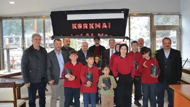 Çaykara’da 200 Öğrenciye Yeşil Gelecek İçin Meyve Fidanı Dağıtıldı