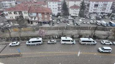 Ankara’nın Çubuk ve Akyurt İlçelerinde Kar Yağışı Etkili Oluyor, Zirai Don Uyarısı Verildi
