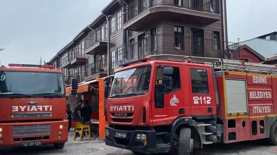 Edirne'de Dönerci Bacası Yangını Kontrol Altına Alındı