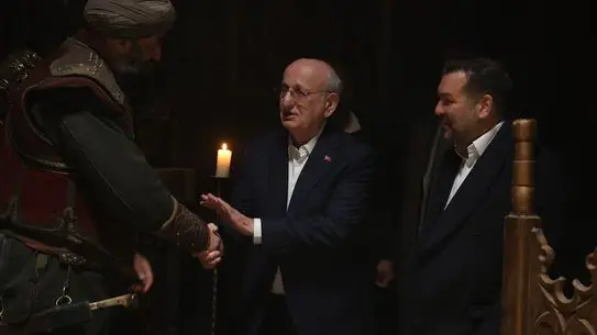 İsmail Kahraman, 'Asırlık Gece' Dizisinde 15 Temmuz'u Nasıl Canlandırıyor?