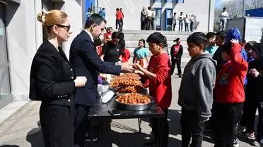 Adana’da Sakıp Sabancı’nın 22. Yıl Dönümü Anma Töreni Coşkuyla Gerçekleşti