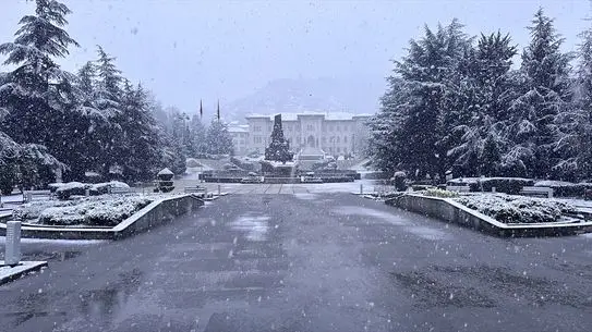 Kar yağışı etkisiyle kaplı yollar