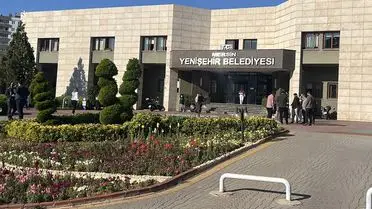 Mersin Yenişehir Belediyesi'nde Büyük Operasyon: 33 Kişi Gözaltında, 76 Suç İçeren Görüşme Belirlendi