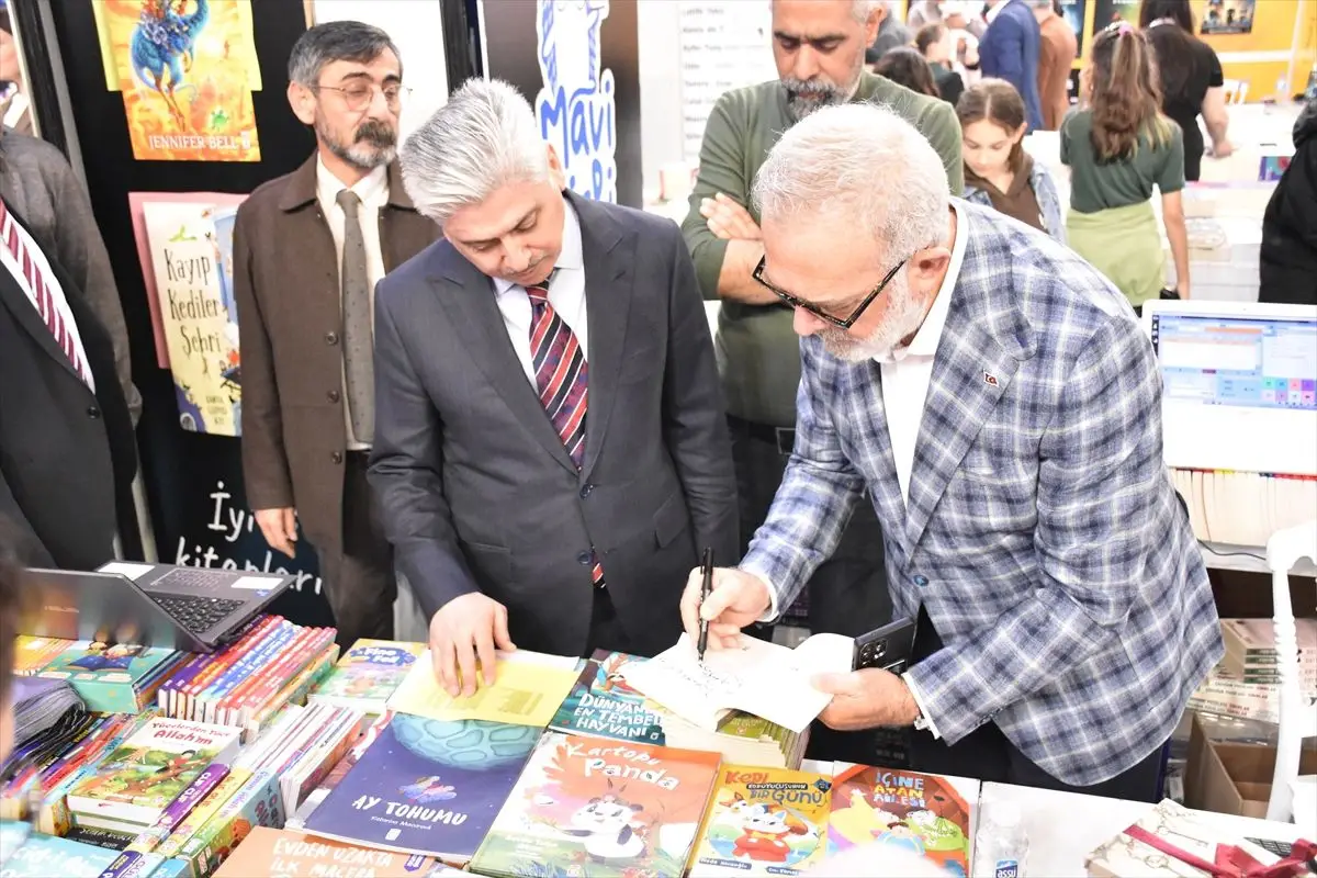 Sakarya’nın Serdivan İlçesinde İkinci Kitap Fuarı Kapılarını Açtı