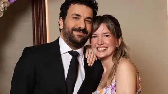 Hasan Can Kaya ve Duygu Karabaş’ın Sade Nişan Töreni ve 100 Bin Dolarlık Sürpriz Hediye Tartışması