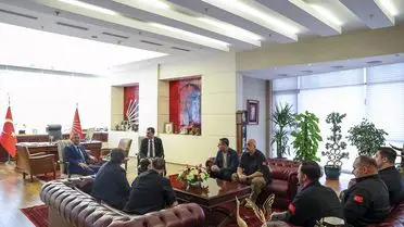 CHP Lideri Özgür Özel, Polis Günü'nde Emniyet Personeline Teşekkür Etti