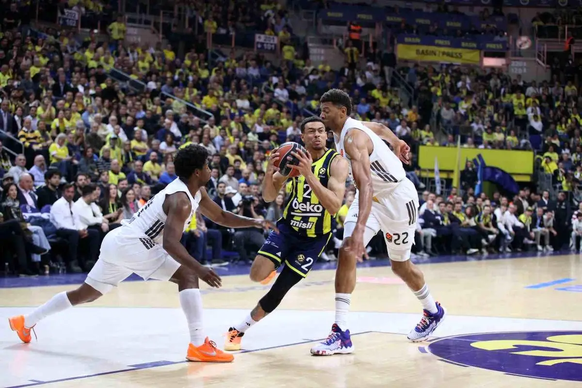 Fenerbahçe ve Real Madrid EuroLeague maçından bir kare