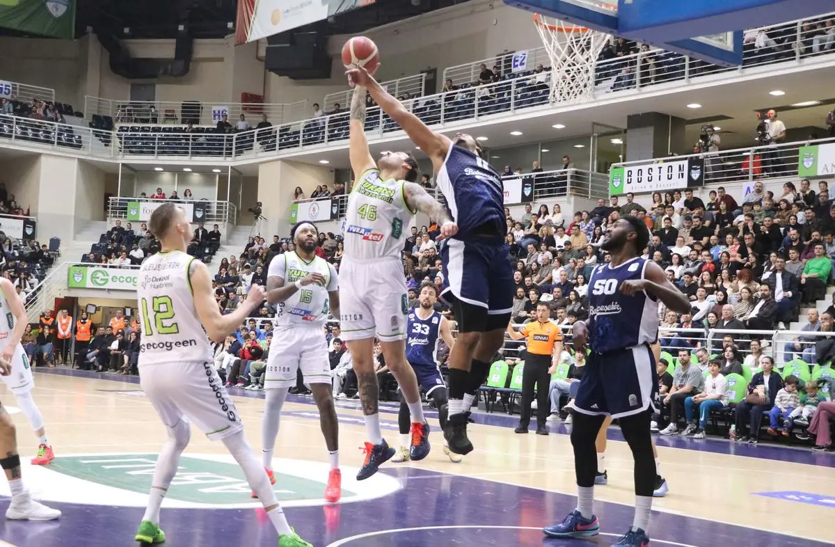 Merkezefendi Belediyespor ve Galatasaray takımları