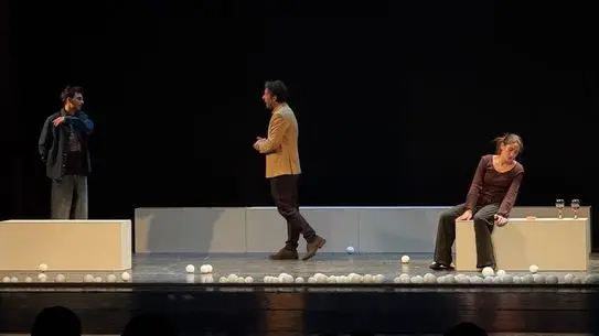 Bursa’da Balkan Tiyatrosu Rüzgarı: Arnavutluk’tan “Oğul” Oyunu Sahnelendi