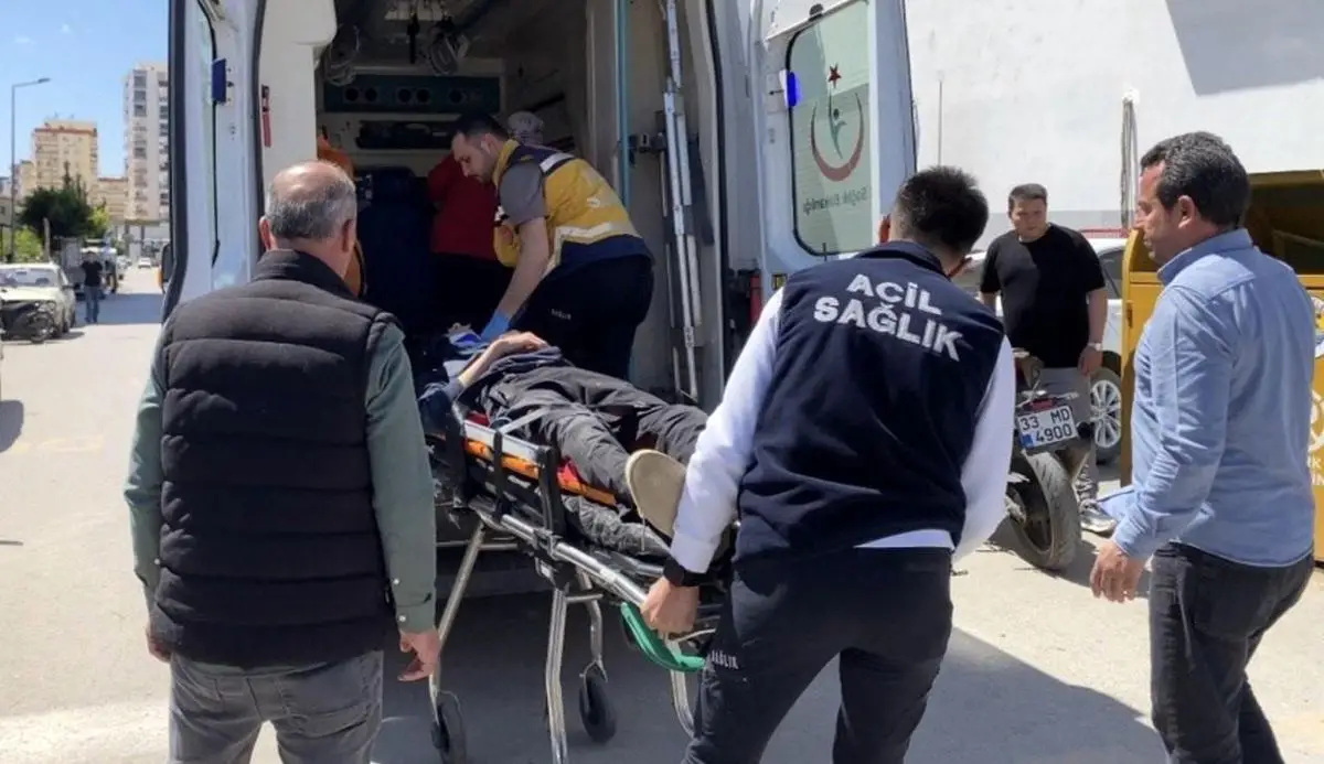 Erdemli'de Motosiklet Sürücüsü Dengesini Kaybederek Yaralandı