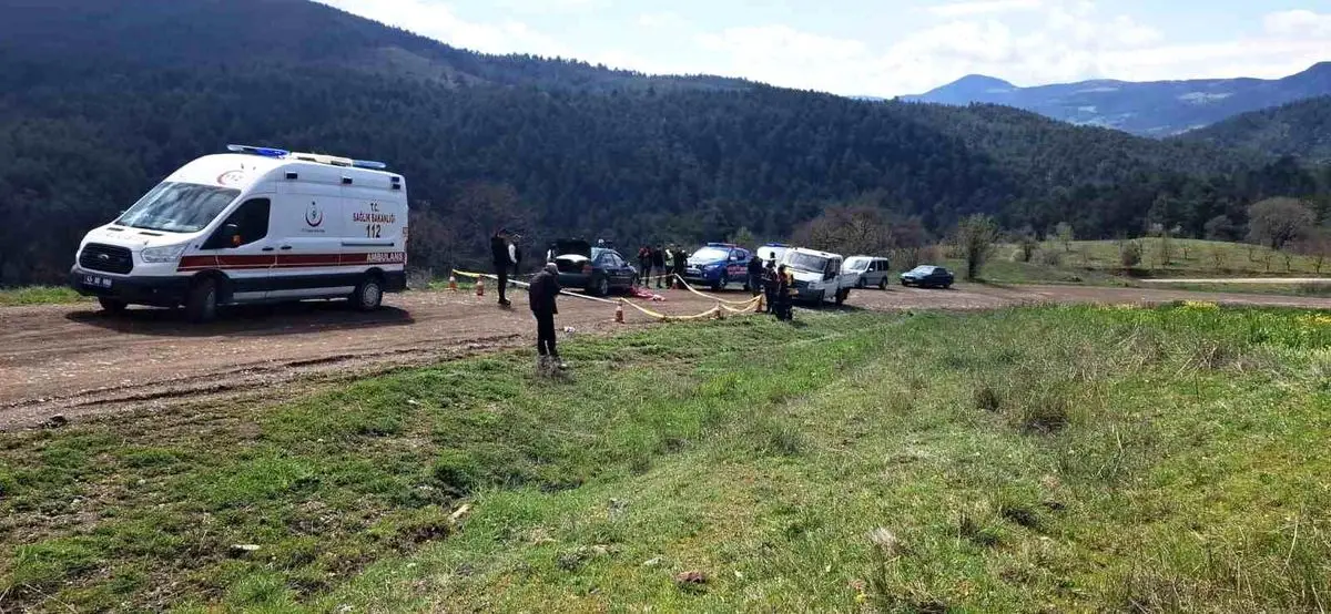 Kütahya Emet'te 67 Yaşındaki Adam Araç Tamiri Sırasında Kriko Kazasıyla Hayatını Kaybetti