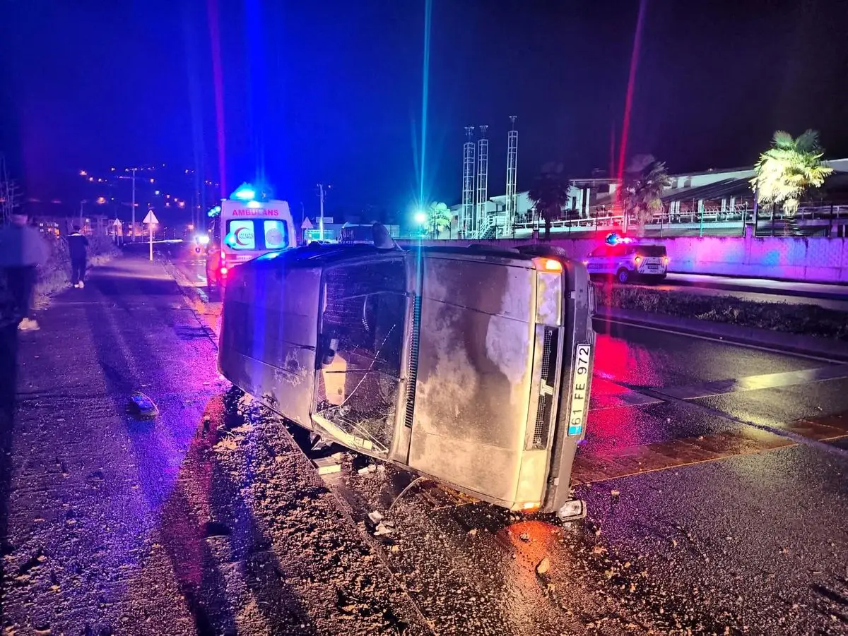 Araklı’da Trafik Kazası: İki Yaralı ve Soruşturma Başlatıldı