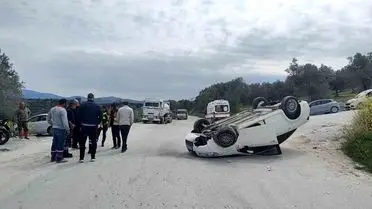 80 Yaşındaki Sürücü Kuşadası'nda Takla Atan Otomobilden Kurtuldu