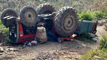 Manisa'nın Turgutlu İlçesinde Traktör Kazası: 3 Aile Üyesi Hayatını Kaybetti
