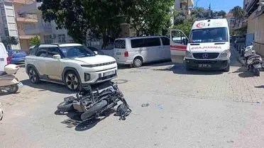 Manavgat'ta Motosiklet ve Otomobil Çarpışması: Sürücü Hafif Yaralı