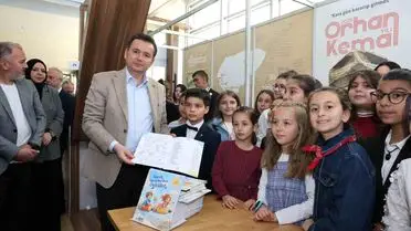 Bursa 23. Kitap Fuarı'nda Erkan Aydın, Çocuk Yazarlarla Geleceğin Yazarlığını Konuştu