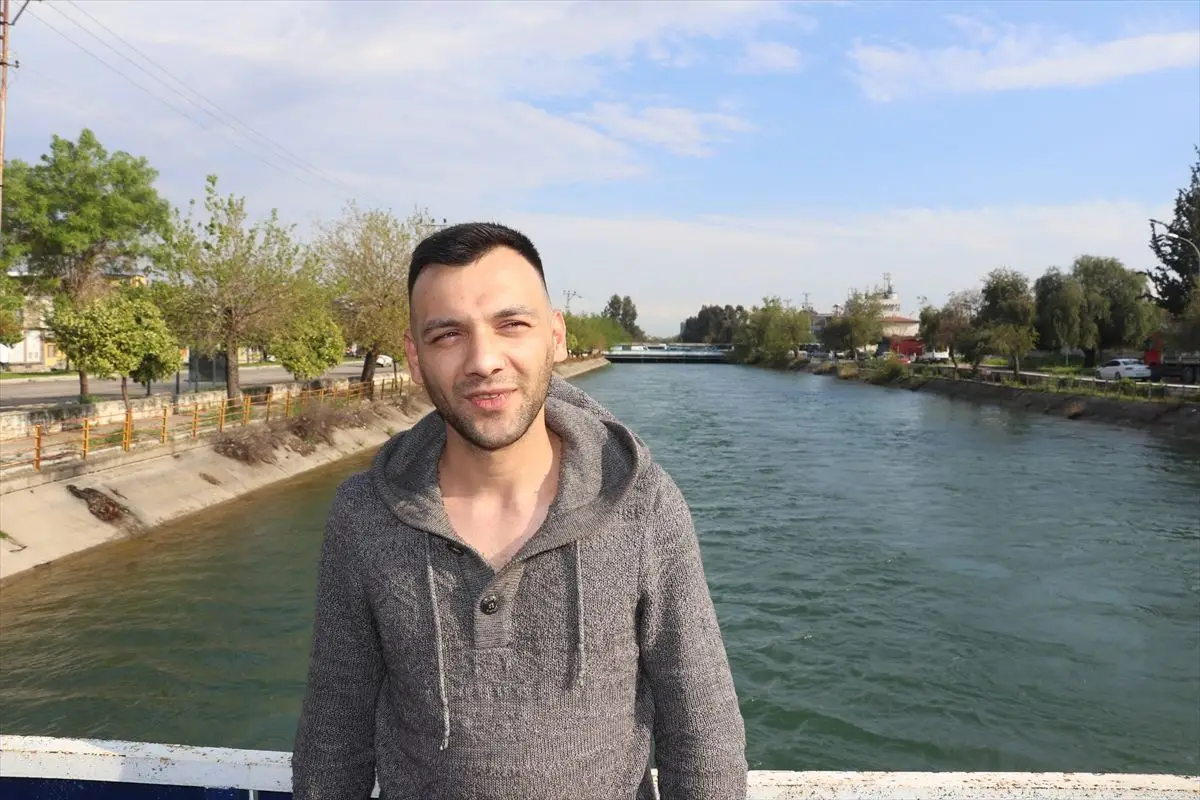 Yüreğir'de 15 Yaşındaki Genç Kanalda Boğulma Tehlikesiyle Karşılaştı, Mahalle Sakininin Hızlı Müdahalesiyle Kurtarıldı