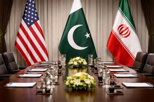 Ali Şahin ve Pakistan temsilcileri