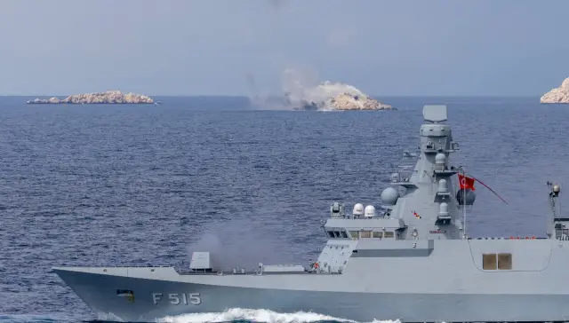 Tatbikat sonrası gemi limanda