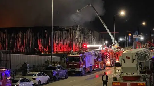 Sincan’daki Medikal Malzeme Fabrikasında Yangın: 35 Kişi Güvenli Bir Şekilde Tahliye Edildi