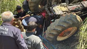 Antalya’da Emekli Polis, Traktör Kazasında Hayatını Kaybetti