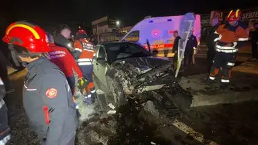 Avcılar Kavşağında Çarpışma: 4 Kişi Yaralı