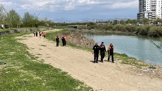 Tarsus’ta Şelaleye Giren Genç Kayıp: Arama Çalışmaları Sürüyor