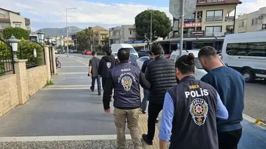 Marmaris’te Sahte Bungalov Dolandırıcılığına Büyük Operasyon: 8 Şüpheli Gözaltında