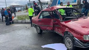 Nevşehir'de İki Araç Çarpıştı: 6 Kişi Yaralandı