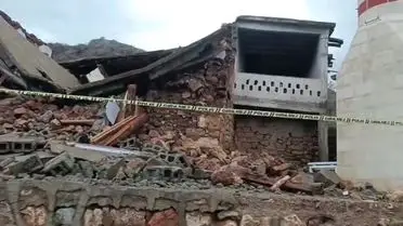 Siirt Baykan’da Şiddetli Yağış Sonrası Metruk Ev Çöktü