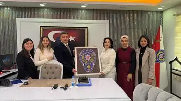 Silopi'de Kadınlar Polis Haftasını Sürprizle Kutladı