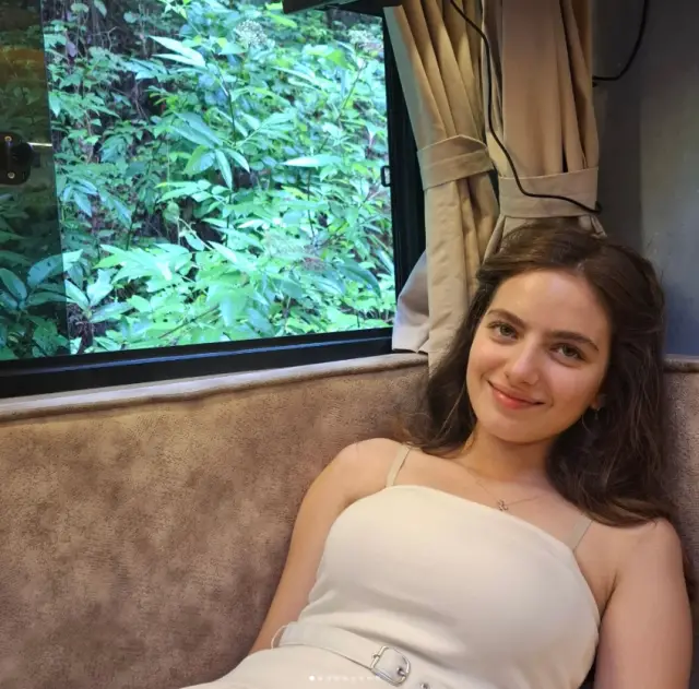 Ava Yaman fotoğraf çekimi