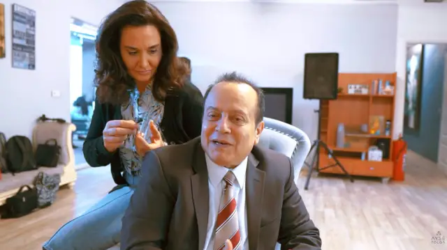 Ayşe Tolga’nın enerjik sahne performansı