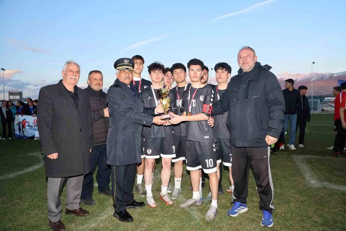 Niğde'de Polis Haftası Futbol Turnuvası Coşkuyla Kapanıyor