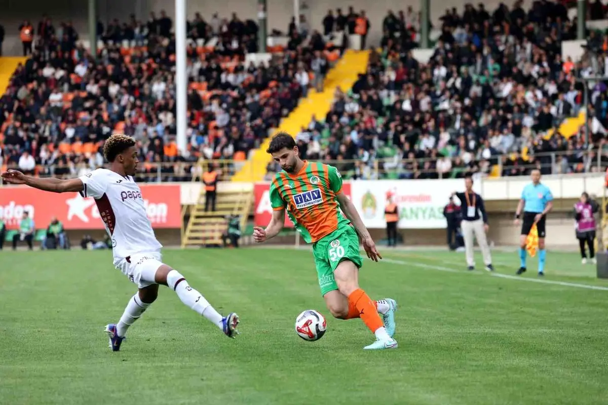 Alanyaspor ve Trabzonspor 1-1 Berabere Kaldı: Süper Lig'de Kritik Puanlar Paylaşıldı