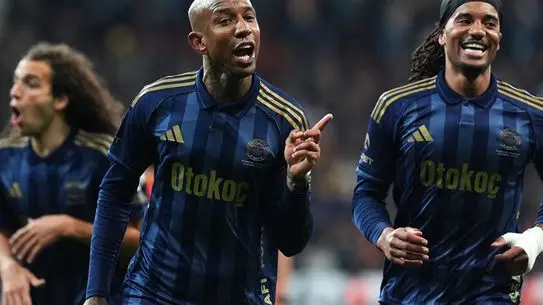 Fenerbahçe, Kayserispor'u 4-0 Mağlup Ederek Liderliğe Yaklaştı