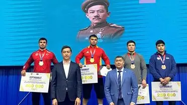 Muhittin Emre Helvacı, Kazakistan'daki Grekoromen 97 kg Turnuvasında Gümüş Madalya Kazandı